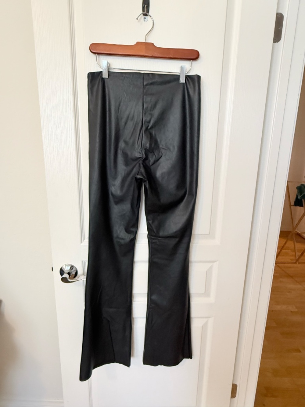 Steve Madden Faux Leather Flare Leggings Black Hi Waist Bootcut Vegan Stretch M - Picture 2 of 6